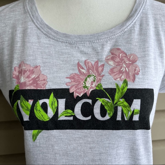 •Volcom• Short Sleeved Flower Graphic Tee - Size XS - Picture 3 of 6